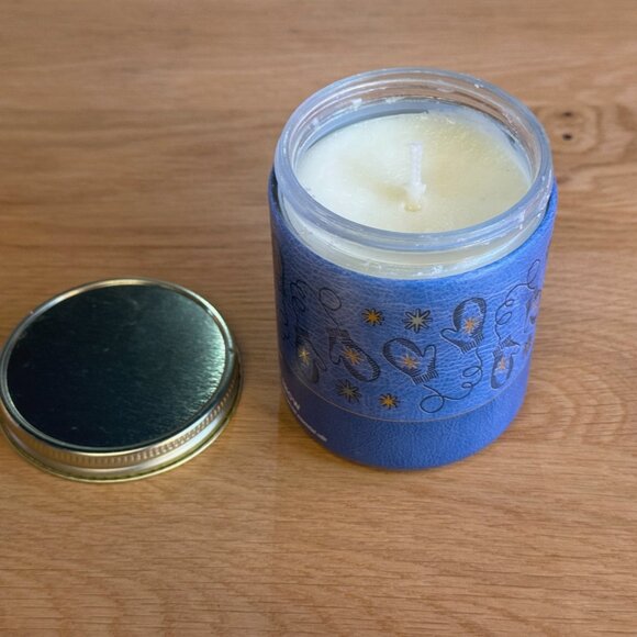 Bath & Body Works White Barn Midnight Snow Single Wick Candle, 7 oz. - Picture 8 of 16